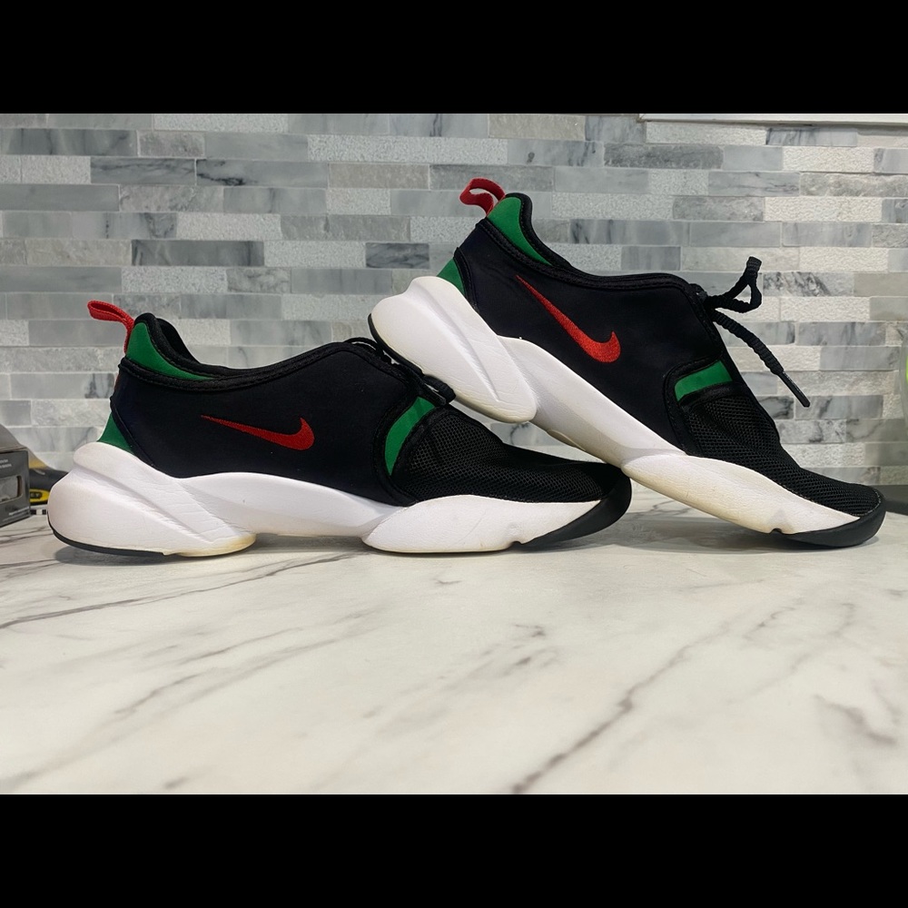 Nike V2 size 10 shoes